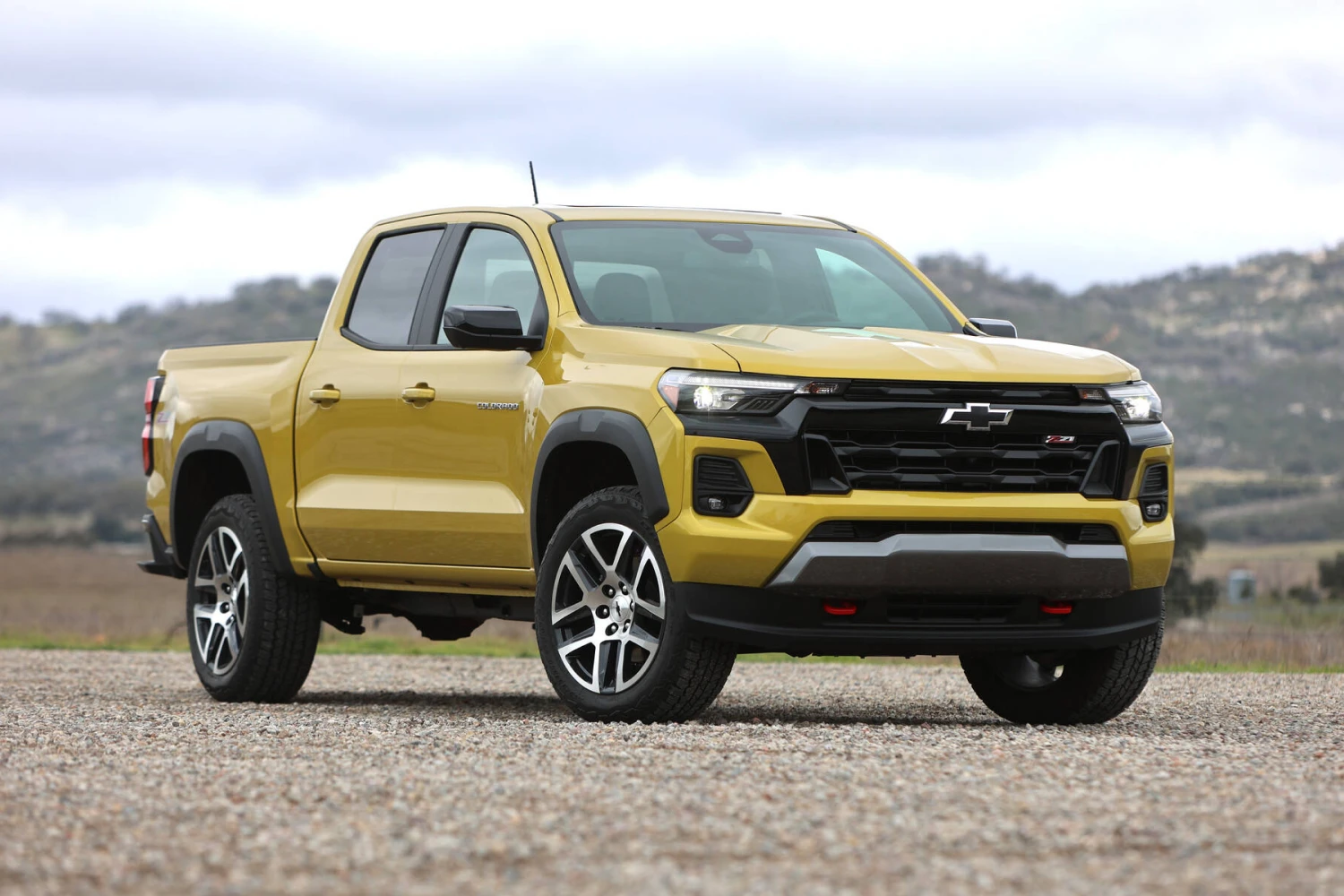 Chevrolet Colorado organizer for road trip